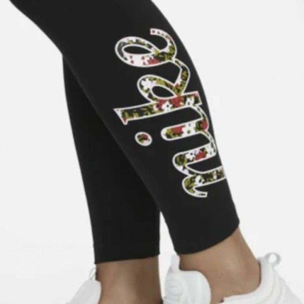 EUC - Nike High Waisted Leg A See Leggings